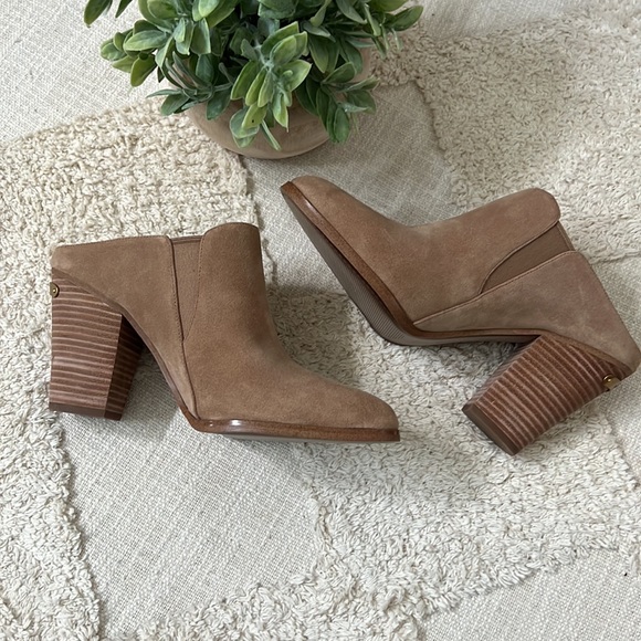 🍁NWOT Michael Kors Braden Cashew Suede Mule Sz 10 - Picture 9 of 9